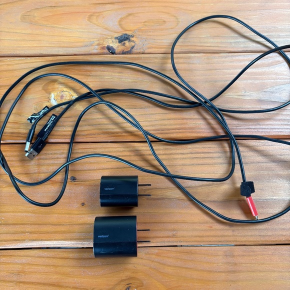 2 Verizon Micro USB to USB Charging Cables and Wall Plugs 6 Feet Each - Picture 1 of 8